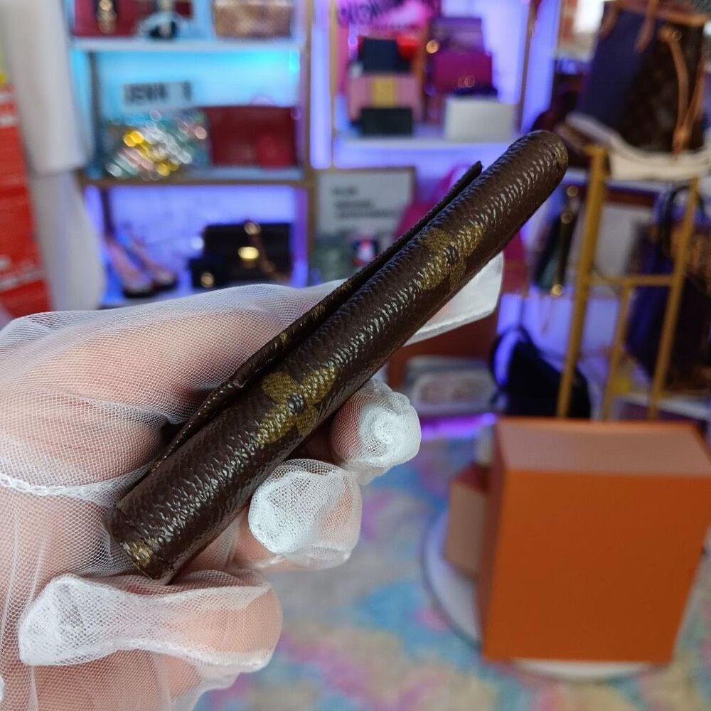 Louis Vuitton True Vintage Monogram Leather 4 ring Key Case Pouch - Picture 5 of 11